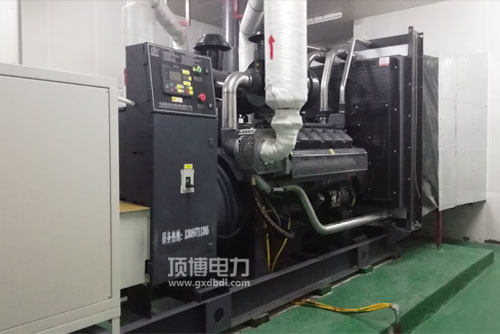 柴油發(fā)電機(jī)組增壓器的工作原理是咋樣的？